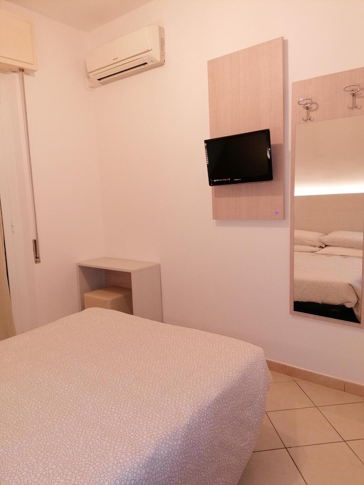 Hotel Andrea'S Rimini Cameră foto