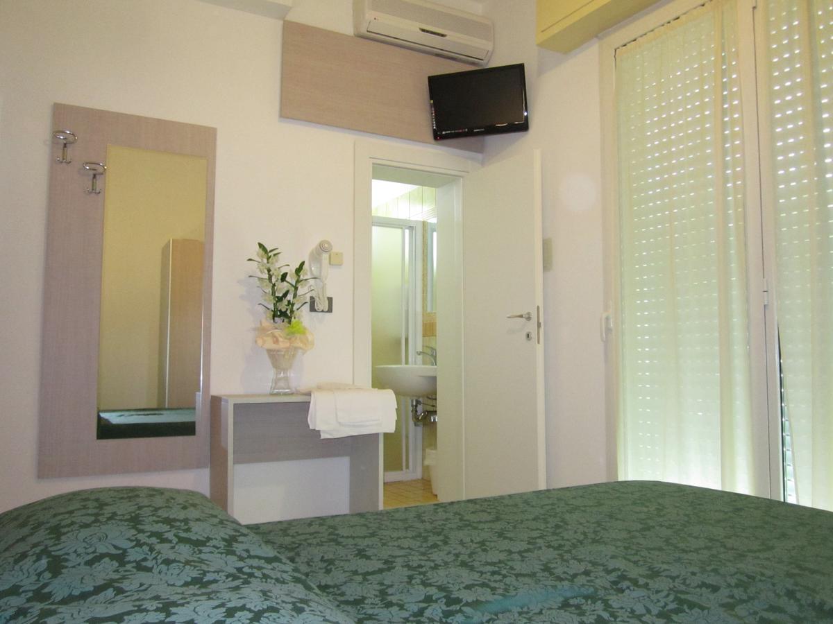 Hotel Andrea'S Rimini Exterior foto